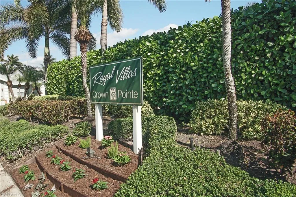 1748 Royal CIR, Naples, FL 34112,224086294