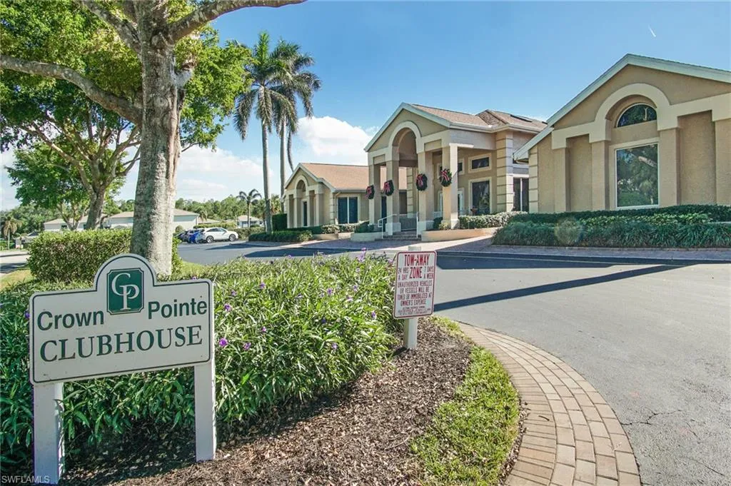 1748 Royal CIR, Naples, FL 34112,224086294