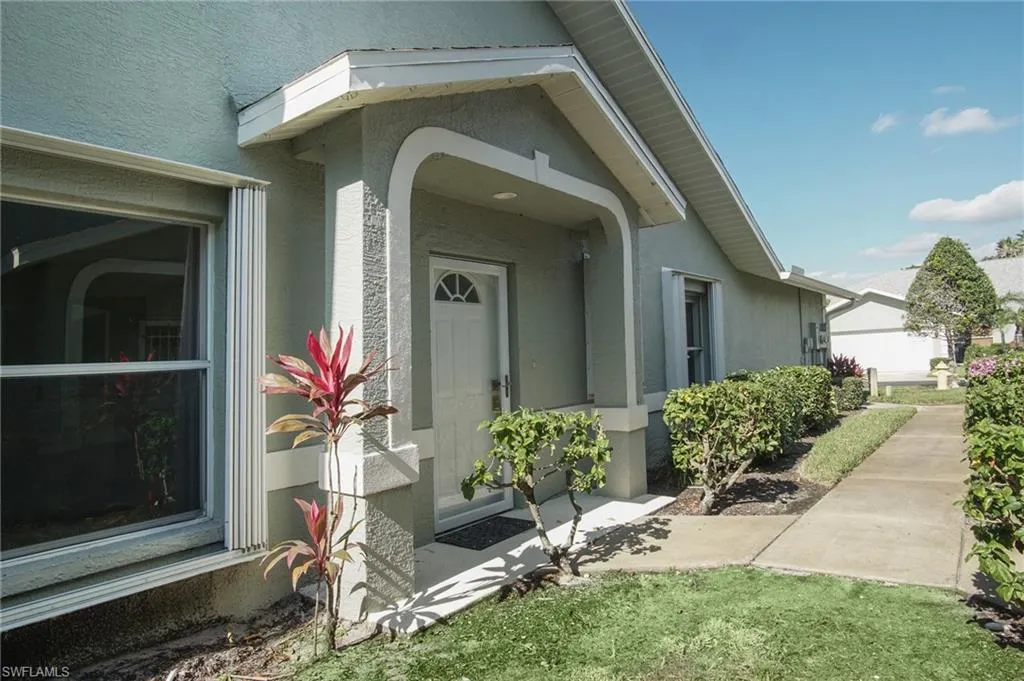 1748 Royal CIR, Naples, FL 34112,224086294