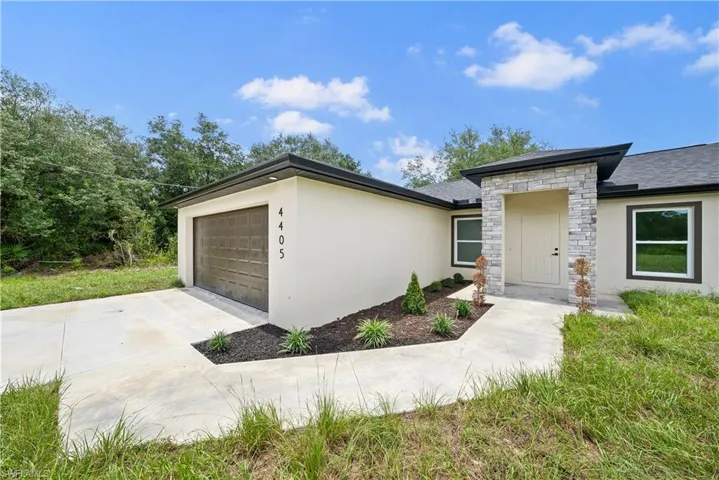 4405 E 11th St, Lehigh Acres, Florida 33972