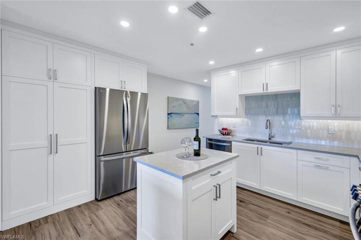 Kitchen with Center Island