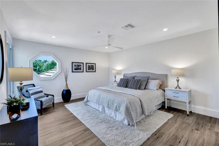 Large Primary Bed-room