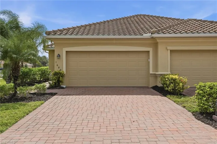 1689 Alameda Dr, Naples, Florida 34120