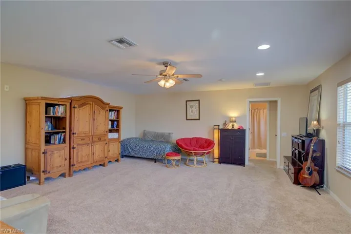 Great sized loft!