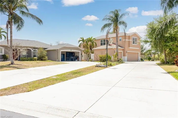 LONG driveway can fit multiple cars.