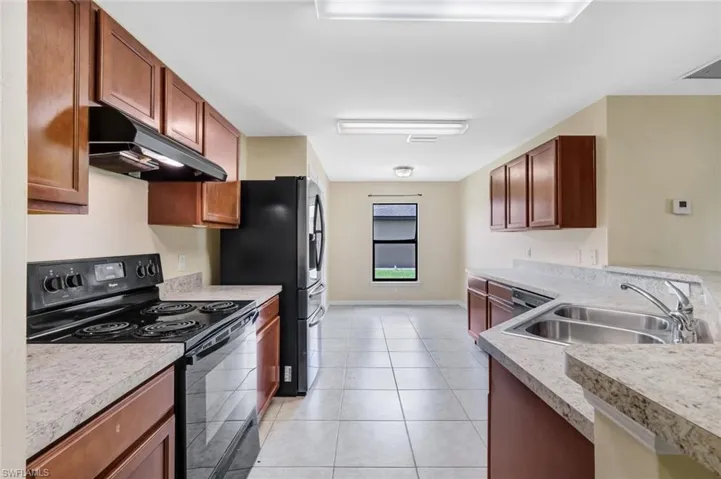 443 Shadow Lakes Dr, Lehigh Acres, Florida 33974