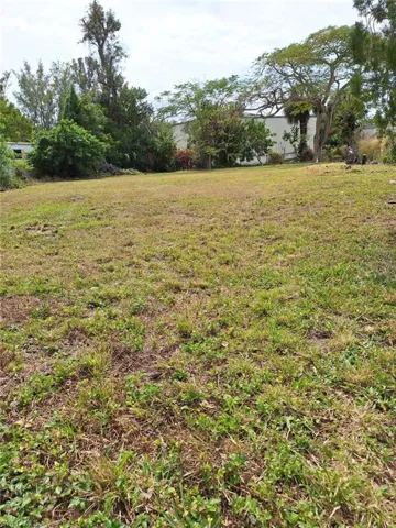 2100  Flowers  DR, Fort Myers, FL 33907