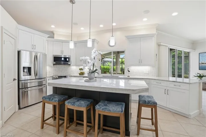 Beautifully Updated Kitchen with walk in Pantry