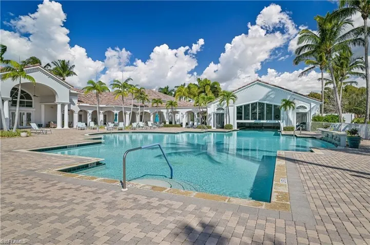 Community Outdoor/Indoor Pool !
