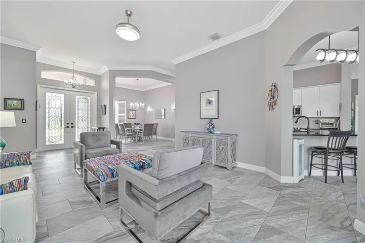 Large rooms throughout home !