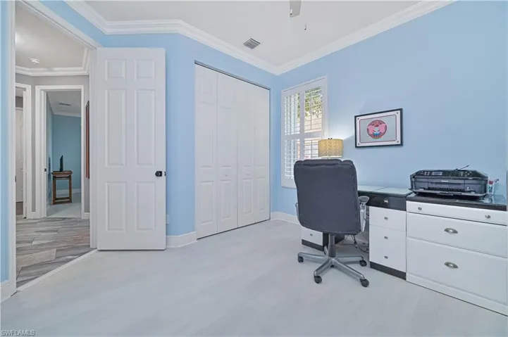 3rd bedroom currently used as a home office !