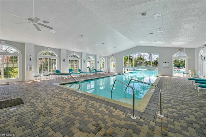Community Indoor/Outdoor pool !