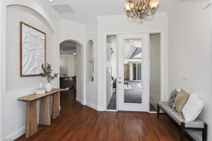 3351  Sandpiper  WAY, Naples, FL 34109
