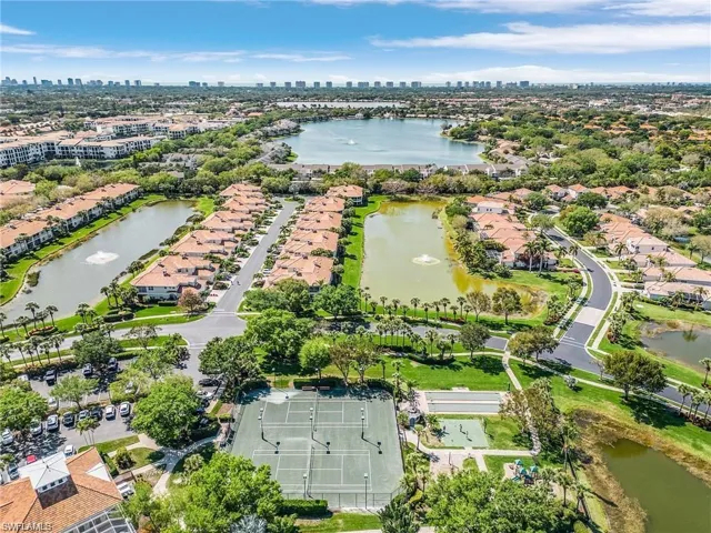 3351  Sandpiper  WAY, Naples, FL 34109