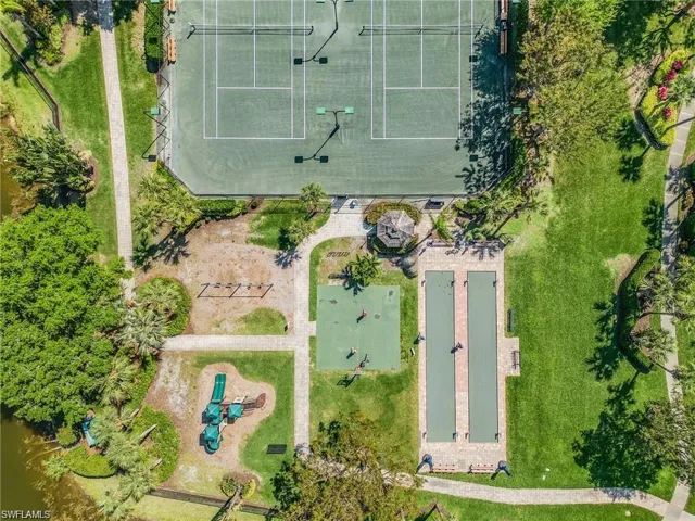 3351  Sandpiper  WAY, Naples, FL 34109