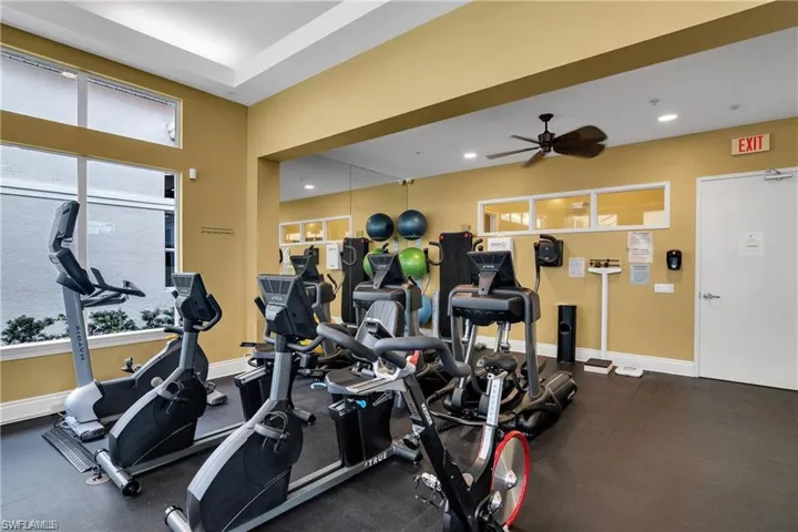 3351  Sandpiper  WAY, Naples, FL 34109