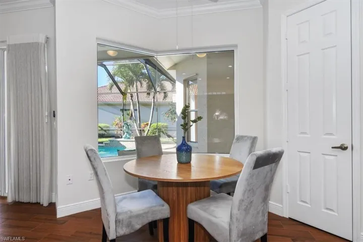 3351  Sandpiper  WAY, Naples, FL 34109