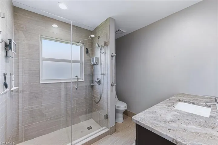 6835  Huntington Lakes  CIR, Naples, FL 34119