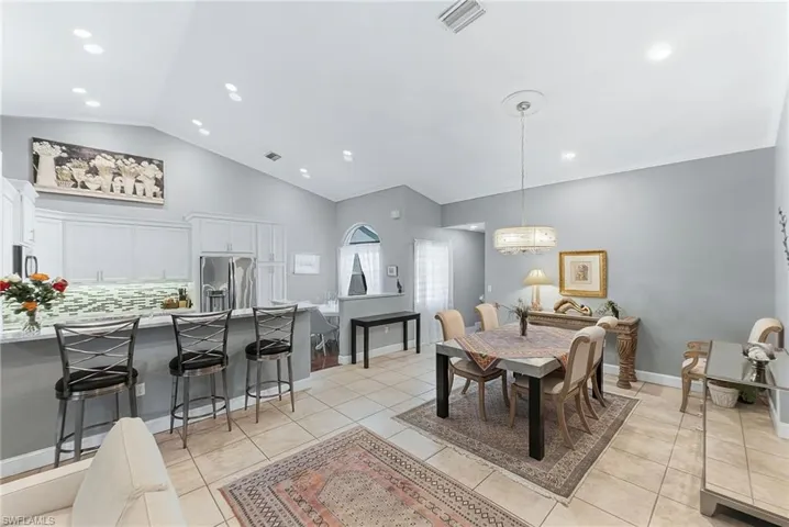 6835  Huntington Lakes  CIR, Naples, FL 34119