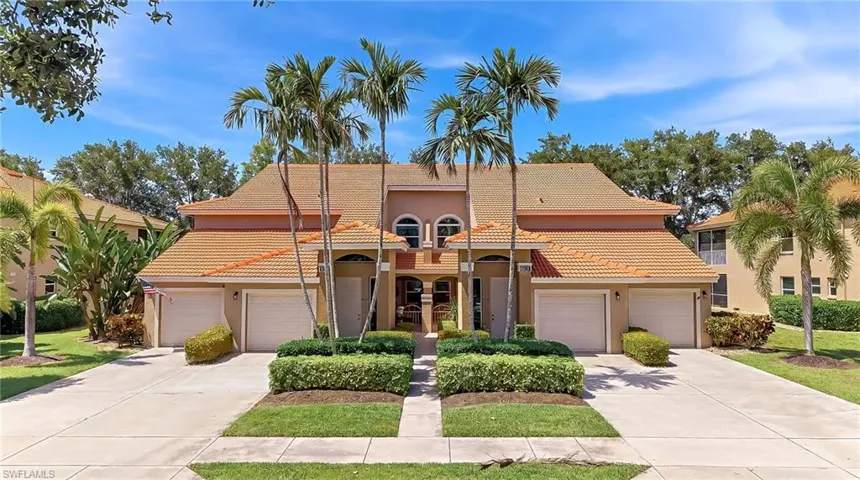 6835 Huntington Lakes Cir 201, Naples, Florida 34119