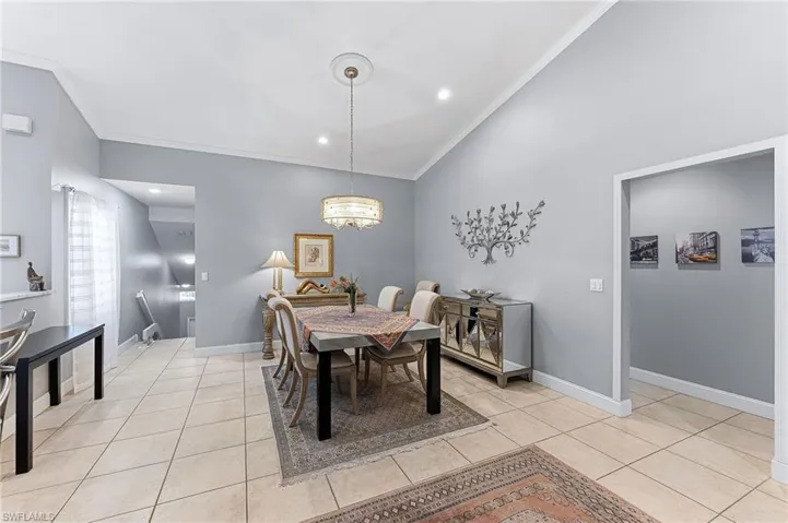 6835  Huntington Lakes  CIR, Naples, FL 34119