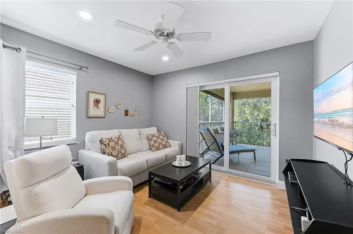 6835  Huntington Lakes  CIR, Naples, FL 34119