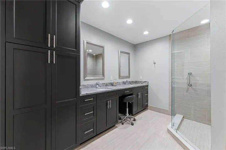 6835  Huntington Lakes  CIR, Naples, FL 34119