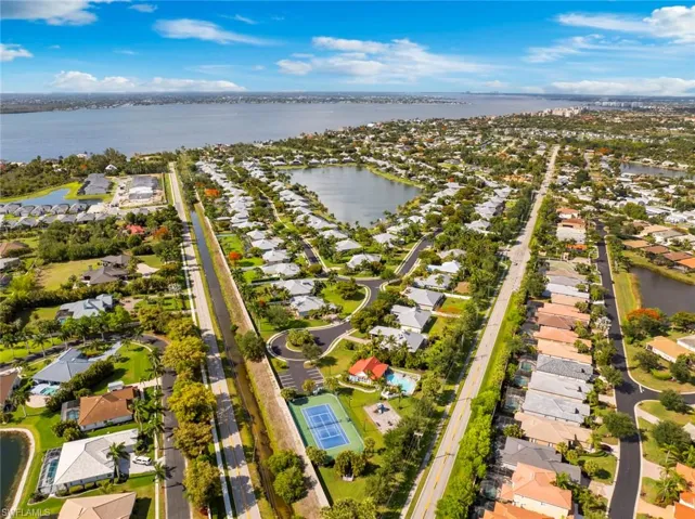 15555  Caloosa Creek  CIR, Fort Myers, FL 33908