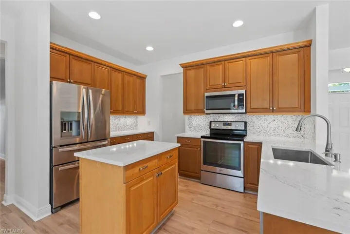 15555  Caloosa Creek  CIR, Fort Myers, FL 33908