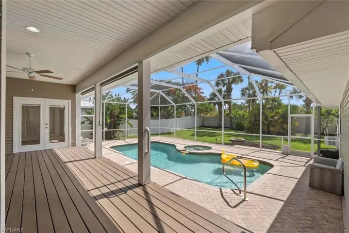 15555  Caloosa Creek  CIR, Fort Myers, FL 33908