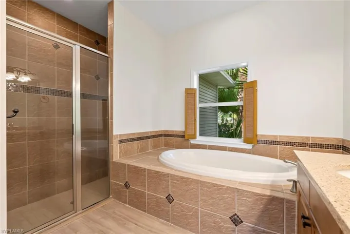 15555  Caloosa Creek  CIR, Fort Myers, FL 33908