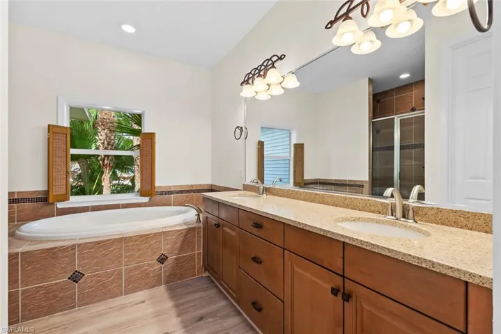 15555  Caloosa Creek  CIR, Fort Myers, FL 33908
