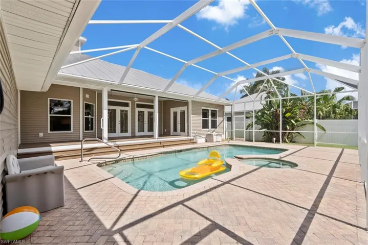 15555  Caloosa Creek  CIR, Fort Myers, FL 33908