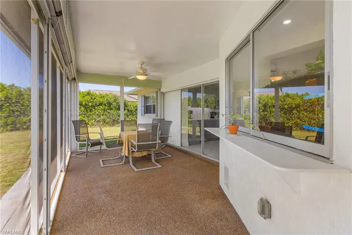 Sunroom with ceiling fan