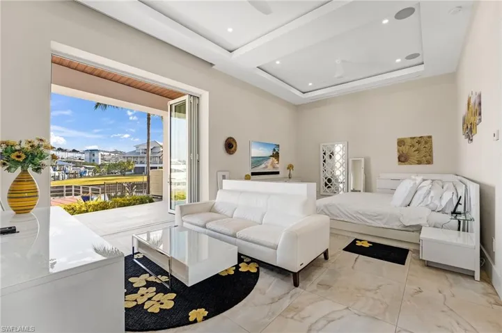 Guest Bedroom with Private Lanai