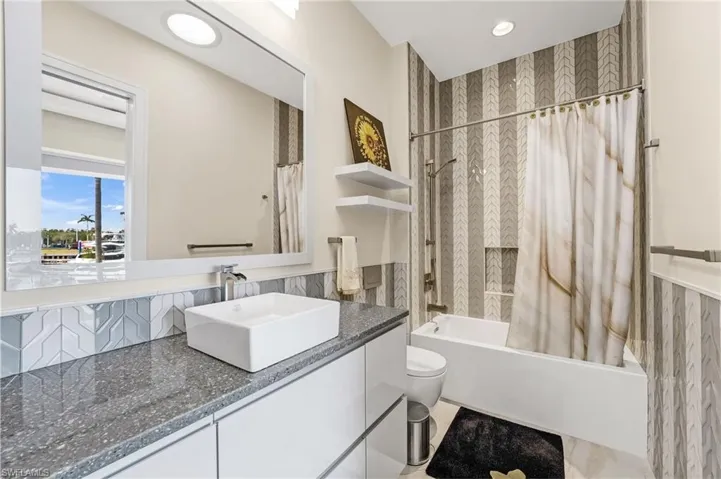 3rd ensuite bathroom