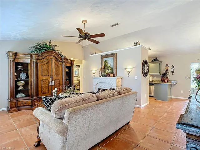 1405 Sw 5th Pl, Cape Coral, Florida 33991