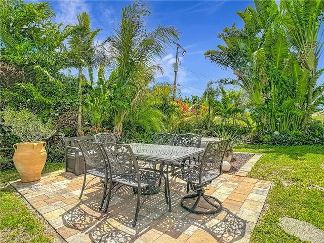 1405 Sw 5th Pl, Cape Coral, Florida 33991