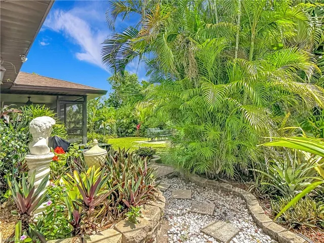 1405 Sw 5th Pl, Cape Coral, Florida 33991