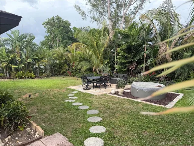 1405 Sw 5th Pl, Cape Coral, Florida 33991