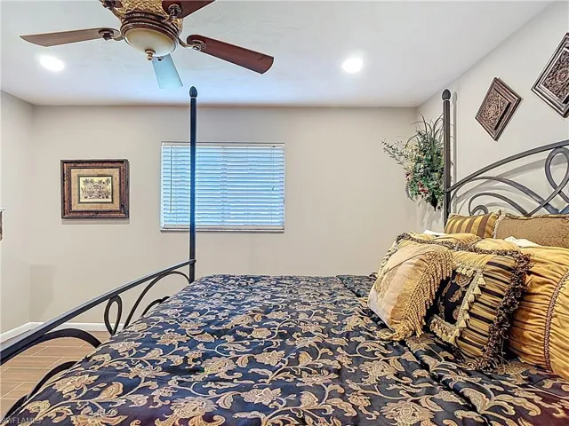 1405 Sw 5th Pl, Cape Coral, Florida 33991