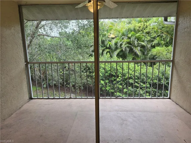 Balcony with ceiling fan