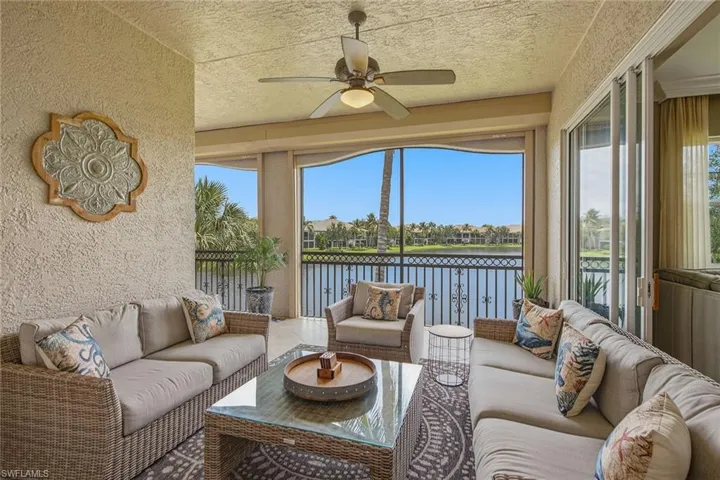 9270 Campanile Cir 19204, Naples, Florida 34114