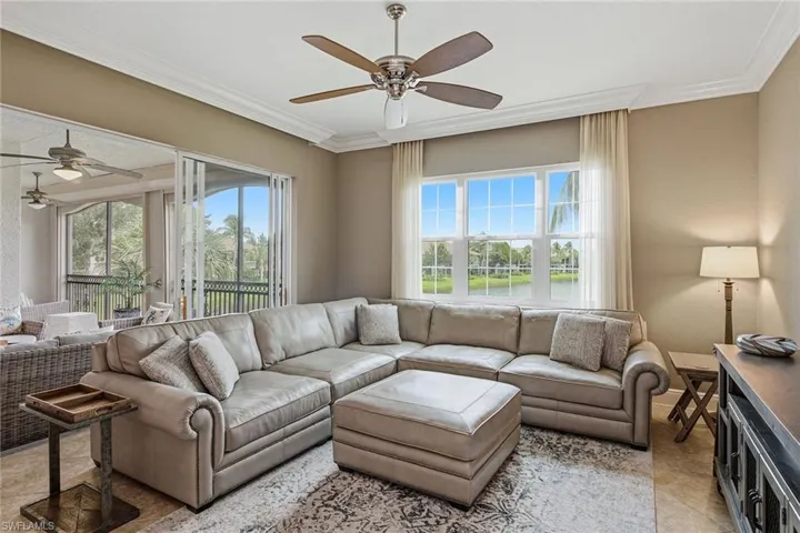 9270 Campanile Cir 19204, Naples, Florida 34114
