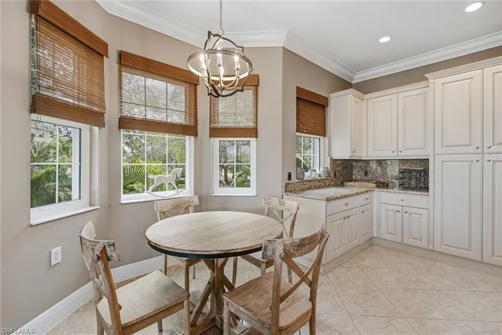 9270 Campanile Cir 19204, Naples, Florida 34114
