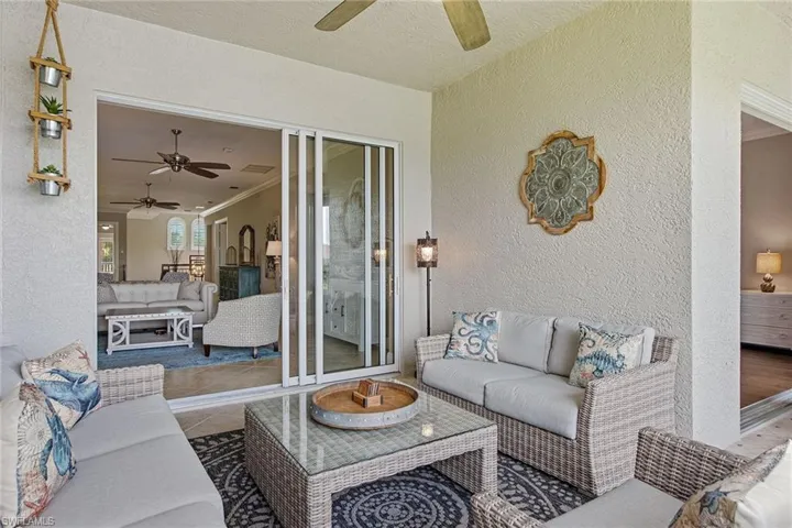 9270 Campanile Cir 19204, Naples, Florida 34114