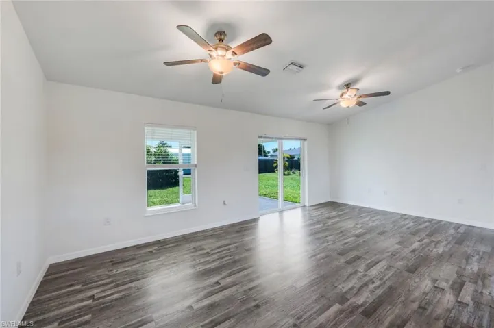 1317 Ne 9th Ave, Cape Coral, Florida 33909