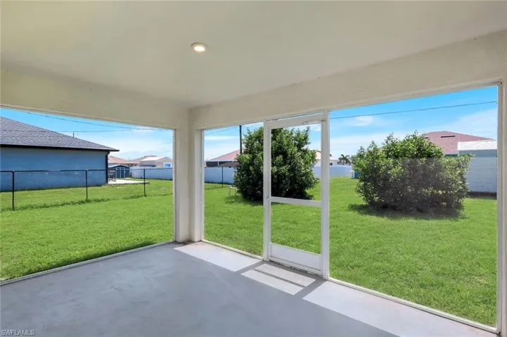1317 Ne 9th Ave, Cape Coral, Florida 33909
