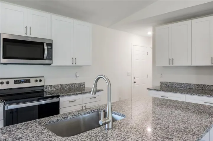 1317 Ne 9th Ave, Cape Coral, Florida 33909