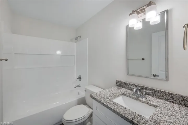 1317 Ne 9th Ave, Cape Coral, Florida 33909
